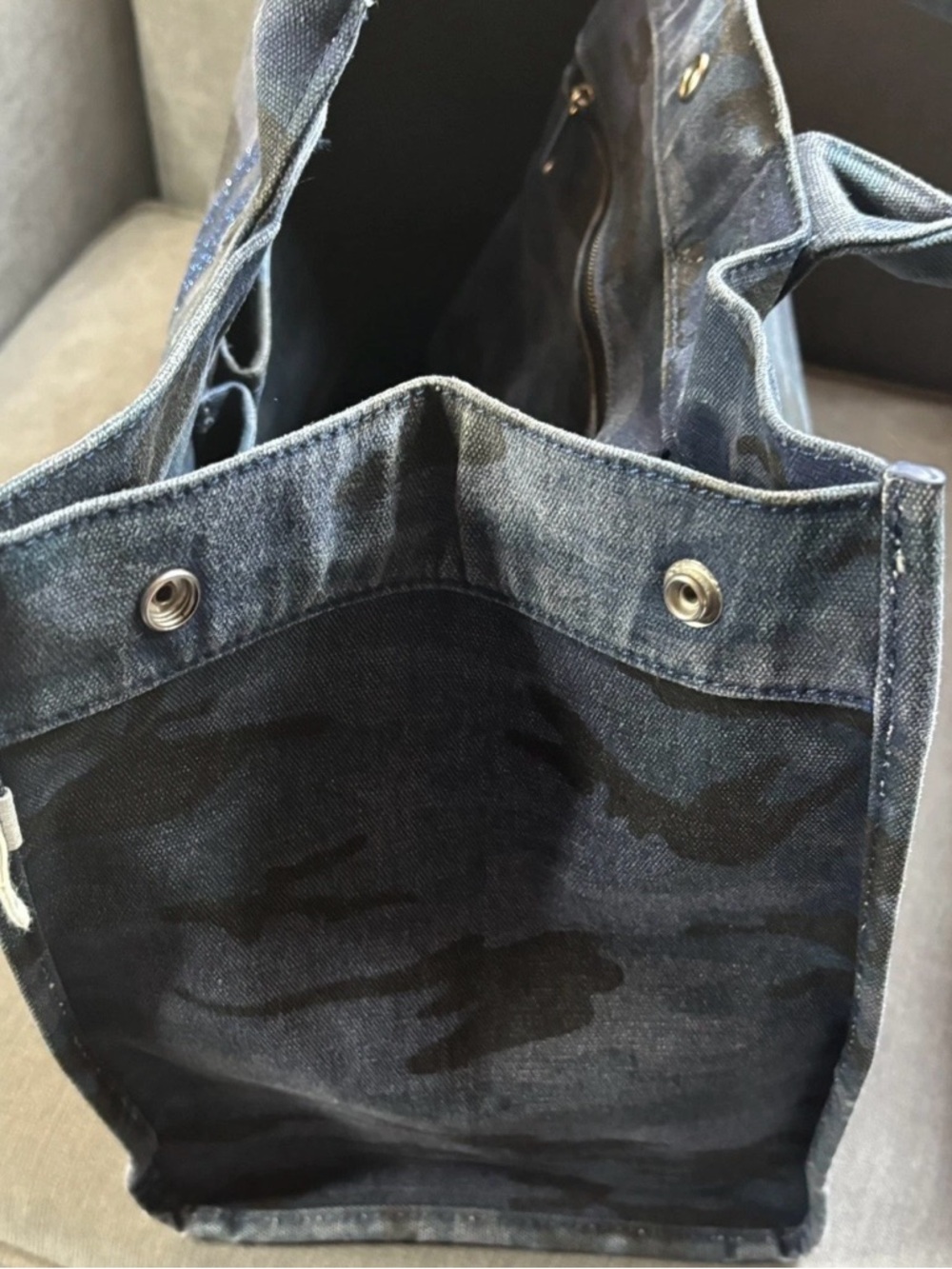 Koala Kanvas Blue Denim Camo Large Tote with Blue Glitter Front Stripes! ๐GUC๐ - Picture 8 of 16